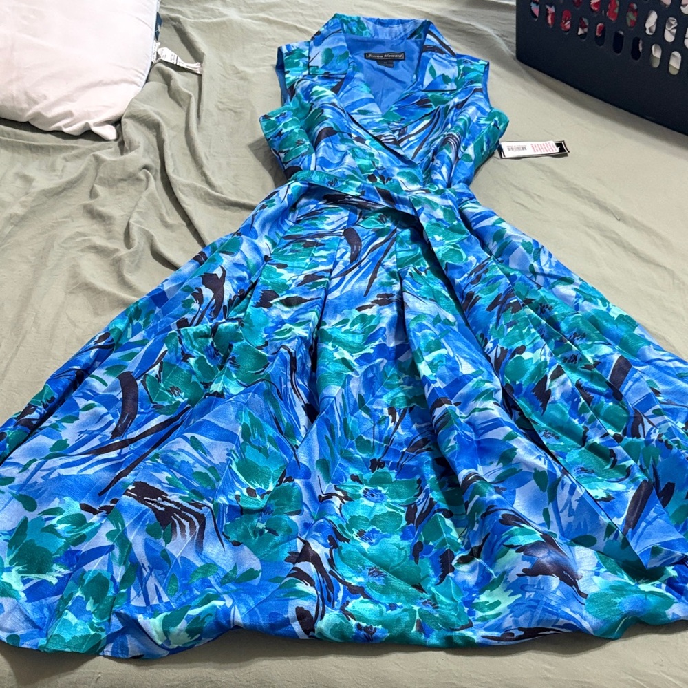Jessica Howard Blue and Green Floral Midi Dress